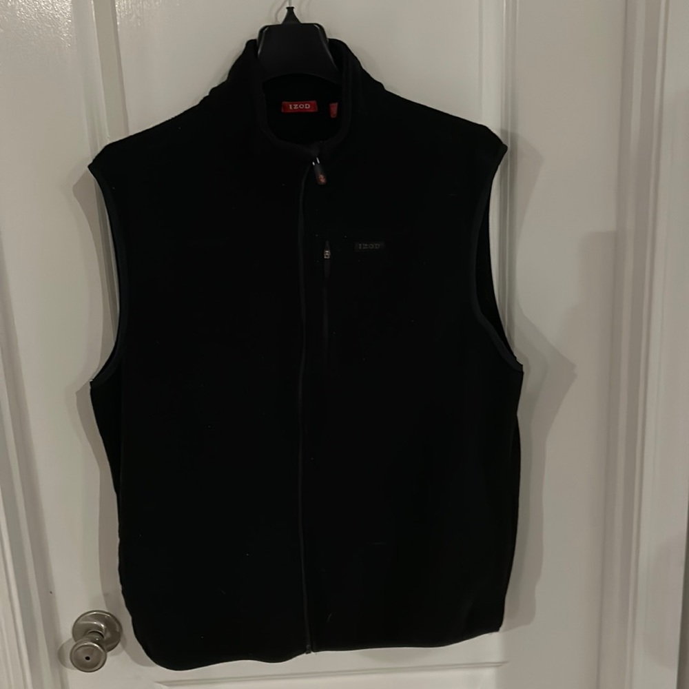 Izod black vest size (L)